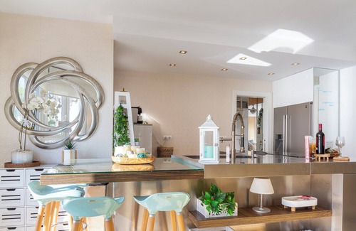 Almeria Apartment | Apartment "Ocean Views, Paseo Marítimo" with Terrace and Wi-Fi