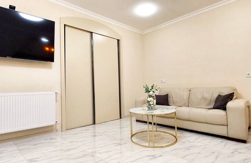 Sololaki Apartment | Apartment of Pirosmani