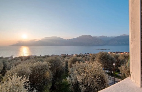 Malcesine Apartment | Apartment Oliva (45 m2) with shared terrace, sauna and lake view