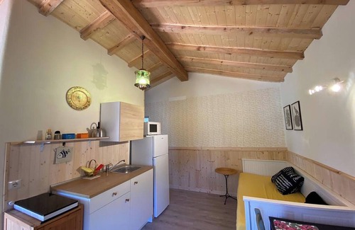 Malcesine Apartment | Apartment 'Olive Grove House' with Lake View, Private Terrace and Shared Garden