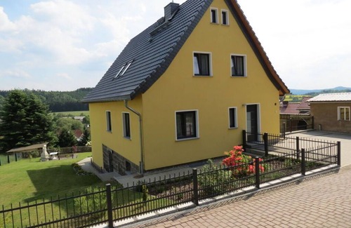Saupsdorf Apartment | Apartment on the ground floor on the Wachberg