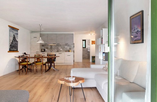 Todtmoos Apartment | Apartment 'Panorama Todtmoos' with Mountain View, Balcony and Wi-Fi