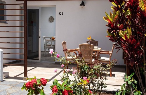 Mogan Apartment | Apartment Papaya with Mountain View, Wi-Fi & Heated Pool