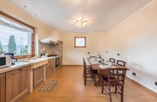 Albisano Apartment | Apartment 'Passioncasa' with Mountain View, Wi-Fi and Air Conditioning