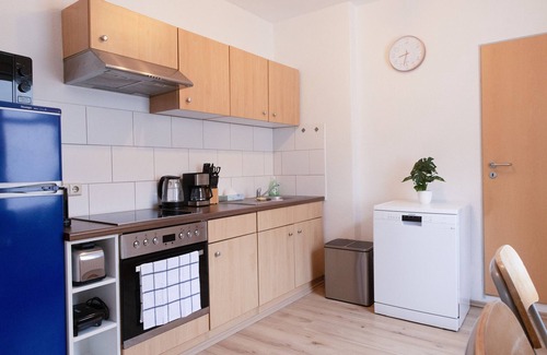 Finsterwalde Apartment | Apartment 'Peter' with central location, bathtub, Wi-Fi