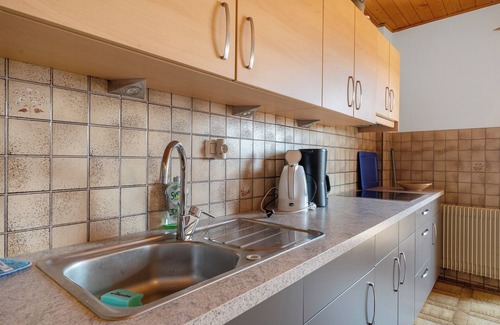 Perdonig/Predonico Apartment | Apartment 'Petra' with Mountain View, Shared Garden and Wi-Fi