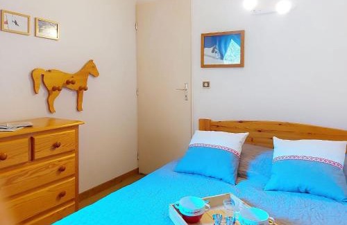 Les Contamines-Montjoie Apartment | Apartment Pierres Blanches F et H-20 by Interhome