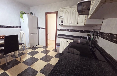 Cordoba Apartment | Apartment 'Piso Céntrico Cerca De La Rivera' with Private Terrace, Wi-Fi and Air Conditioning