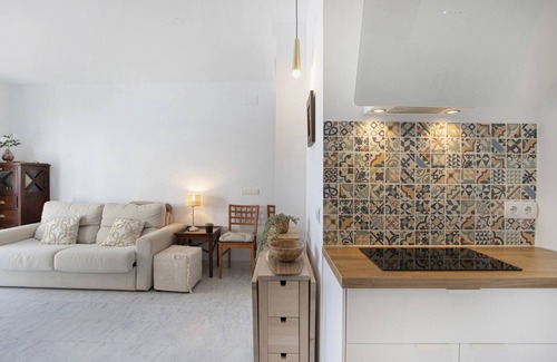 Torremolinos City Centre Apartment | Apartment 'Plata Ático' with Private Terrace, Balcony and Air Conditioning