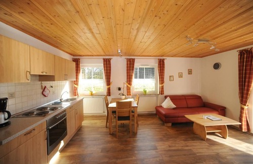 Arnbruck Apartment | Apartment plum - 4 stars - with terrace and free WiFi