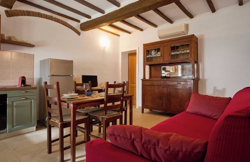 Gavorrano Apartment | Apartment 'Podere Le Sugherine - Camino' with shared pool, Wi-Fi and air conditioning