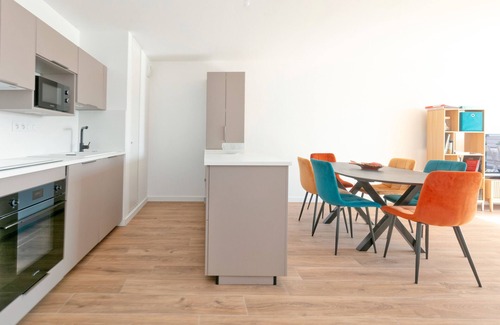 Le Croisic Apartment | Apartment 'Port Lin Proche Océan' with Balcony and Wi-Fi
