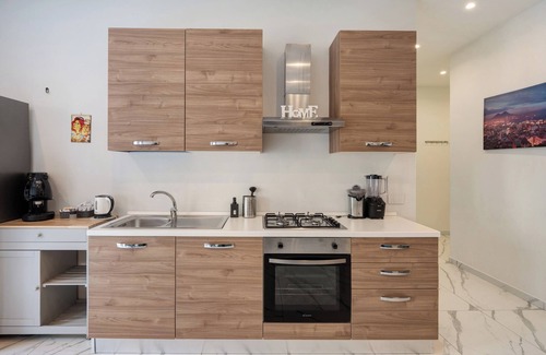 Chiaia Apartment | Apartment 'Premium - Zona Lungomare' with Balcony, Wi-Fi and Air Conditioning