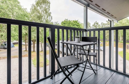 Aviemore Apartment | Apartment-Private Bathroom-Insh