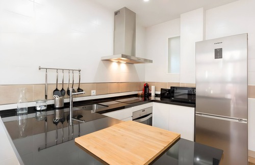 La Trinidad Apartment | Apartment 'Quiet, Bright and Central' with Shared Terrace, Wi-Fi and Air Conditioning