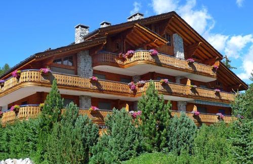 Montana Apartment | Apartment Résidence Le Chalet 5 by Interhome