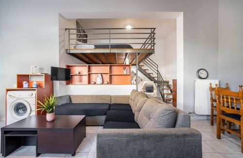 Kallithea House | Apartment 'Rafaela's House' with Shared Pool, Wi-Fi and Air Conditioning