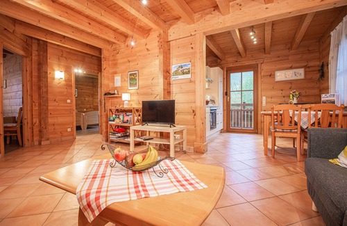 Oberkirch Apartment | Apartment 'Rebberg' with Balcony and Wi-Fi