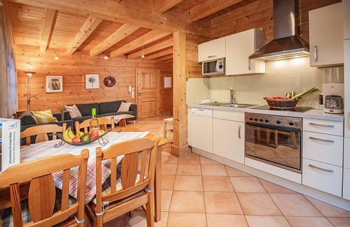 Oberkirch Apartment | Apartment 'Rebberg' with Balcony and Wi-Fi