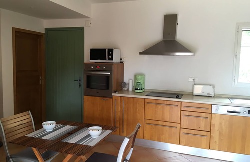 Saint-Florent Apartment | Apartment rental (spacious T2) on Saint Florent roya beach (sand)