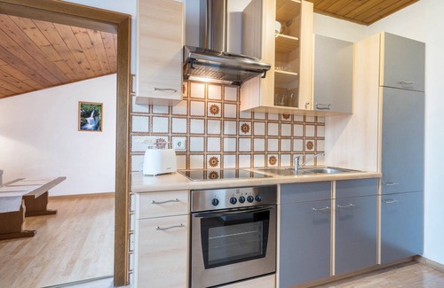 Tesimo Apartment | Apartment "Residenz Kronstein - FeWo 8" with Balcony, Shared Garden and Mountain View