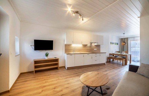 Tesimo Apartment | Apartment 'Residence Alpina Family Nr 10' with Shared Pool, Balcony and Wi-Fi