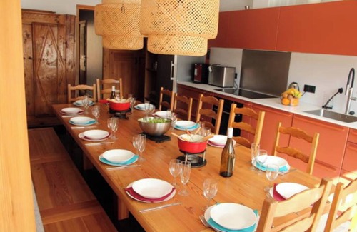 Sollieres-Sardieres Apartment | Apartment 'Résidence Du Parc - 9 Personnes' with Mountain View, Shared Garden and Wi-Fi