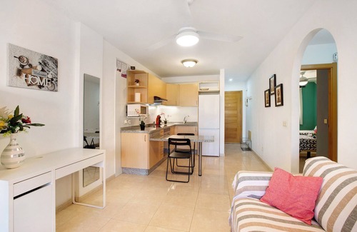El Medano Apartment | Apartment "Residencial en el Médano" with Pool, Terrace & Wi-Fi