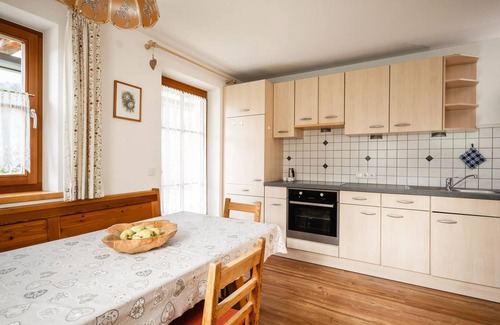 Campo Tures Apartment | Apartment 'Rieplechn App Waldruhe' with Mountain View, Shared Garden and Wi-Fi