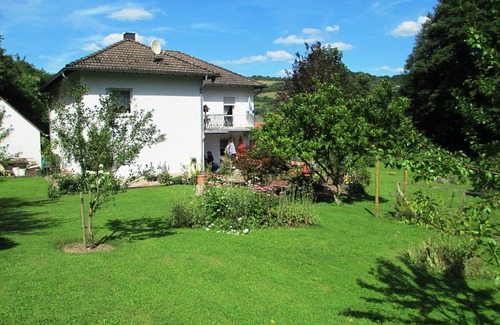 Gees Apartment | Apartment right on the forest in a quiet, secluded location in the heart of the Vulkaneifel