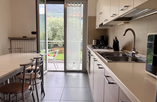 Riva del Garda Apartment | Apartment Riva del Garda - 3 bedrooms, garden, parking, balconies, WLAN,