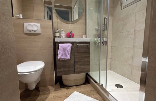 Suresnes Apartment | Apartment rue Carnot