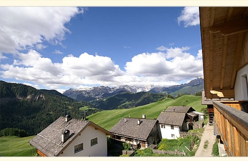 La Valle Apartment | Apartment 'Rungghof 1' with Mountain View, Shared Terrace and Wi-Fi
