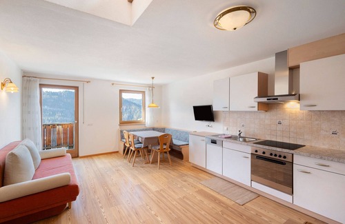 La Valle Apartment | Apartment 'Rungghof 2' with Mountain View, Shared Terrace and Wi-Fi