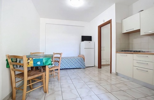 Scialara Apartment | Apartment 'Sabbia D'oro' with Shared Pool and Wi-Fi