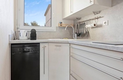 Boulouris-sur-Mer Apartment | Apartment Saint-Raphaël - 2 bedrooms - 3 beds - 1 bathroom
