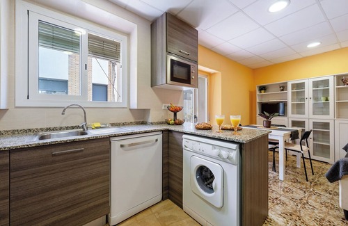 Costa Dorada Apartment | Apartment 'Sant Joan' with Balcony and Wi-Fi