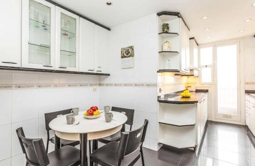 Les Corts Apartment | Apartment Sants-Les Corts Galileu by Interhome