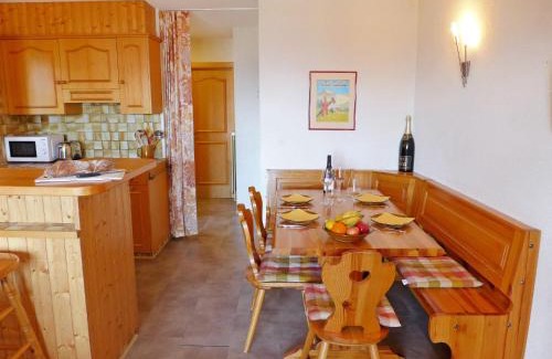 Villars-sur-Ollon Apartment | Apartment Sapin Bleu 5 by Interhome