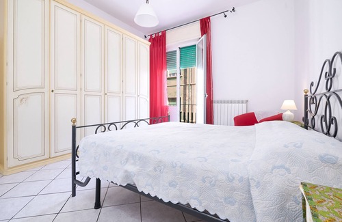 Piombino Apartment | Apartment 'Sara's' with Private Balcony and Wi-Fi