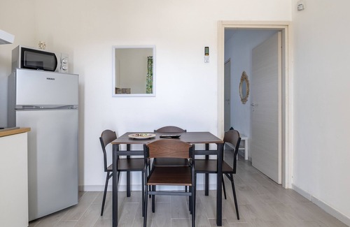 Granelli Apartment | Apartment "Savana Gialla" with Private Terrace & Wi-Fi