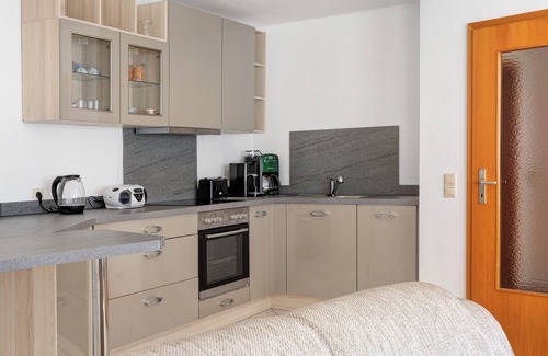 Waltershausen Apartment | Apartment 'Schöne 2-Raum-wohnung Im Zentrum' with Wi-Fi