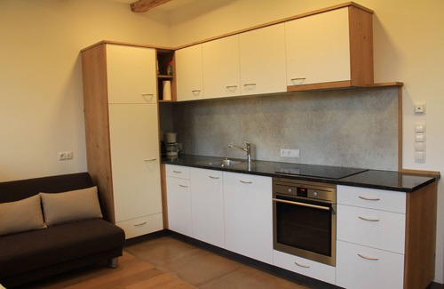 Albions Apartment | Apartment 'Schloss Gravetsch Castel' with Mountain View and Shared Garden