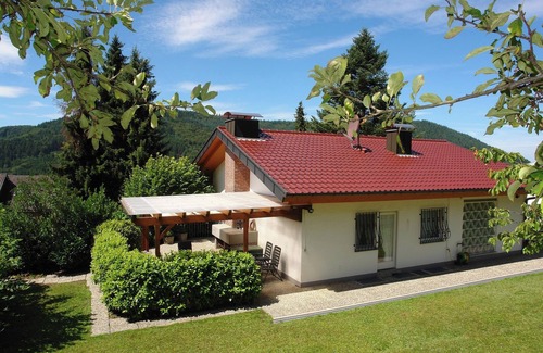 Seelbach Apartment | Apartment 'Schwarzwaldsuite - Apt 1' with Shared Terrace, Shared Garden and Wi-Fi