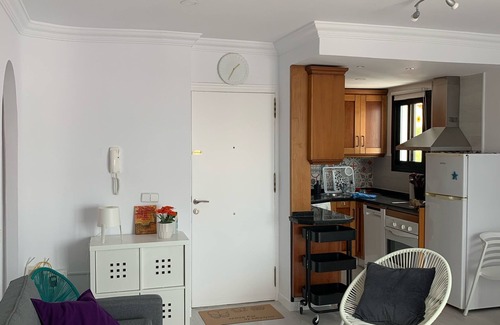 Estepona Apartment | Apartment sea view, bright, cozy, facing the port, swimming pool, parking, wifi.