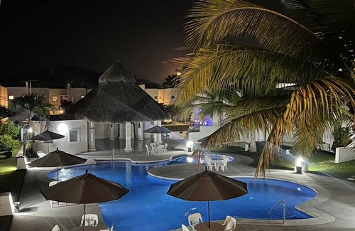 Club Santiago Apartment | Apartment (second floor) one block from the beach, CLUB SANTIAGO, Manzanillo