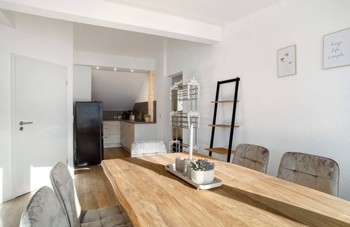 Friedrichshafen Apartment | Apartment 'Seeblick Und Doch Zentral' with Lake View and Wi-Fi