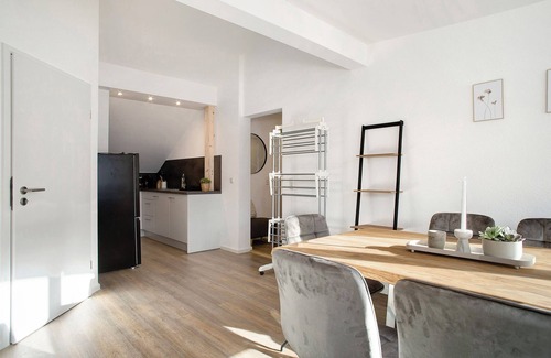 Friedrichshafen Apartment | Apartment 'Seeblick Und Doch Zentral' with Lake View and Wi-Fi