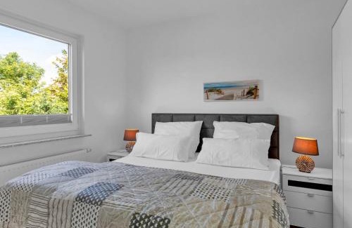Warwerort Apartment | Apartment Seeschwalbe by Interhome