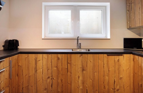 Hofsgrund Apartment | Apartment 'Selinas Und Gentjanas Kuckucksnest' with Mountain View, Shared Garden and Wi-Fi